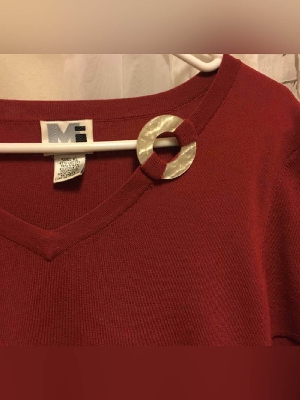 Modern Images Red Buckle Accent V-Neck Sweater Top | Women’s XL - Picture 3 of 4